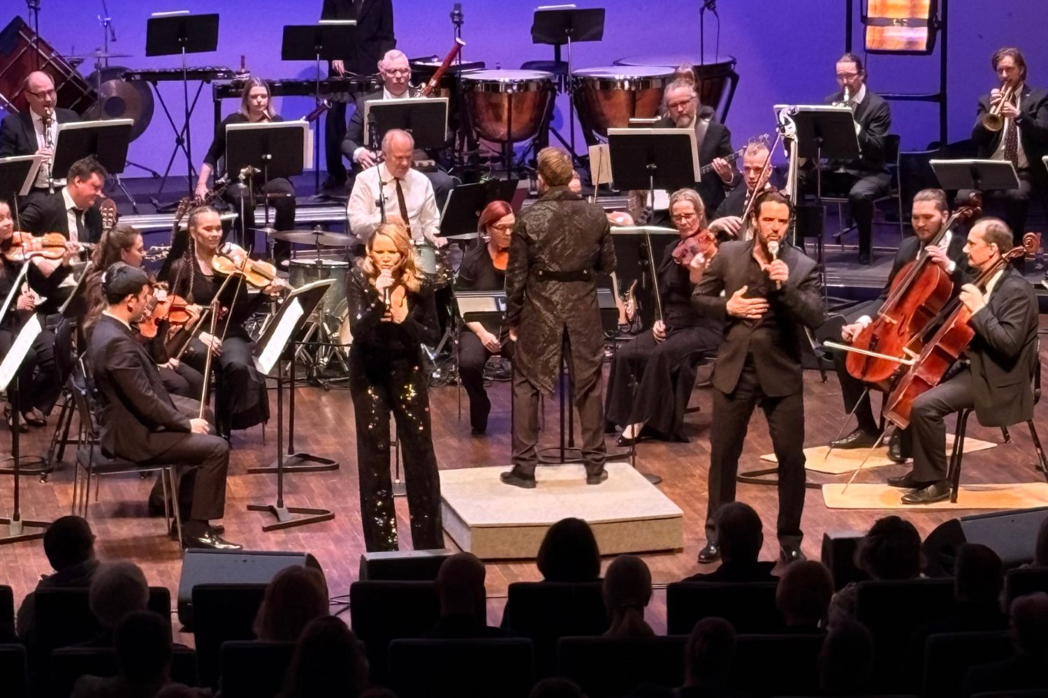 Mikko Leppilampi ja Anne-Mari Tuokko ihastuttivat elokuvamusiikin konsertissa